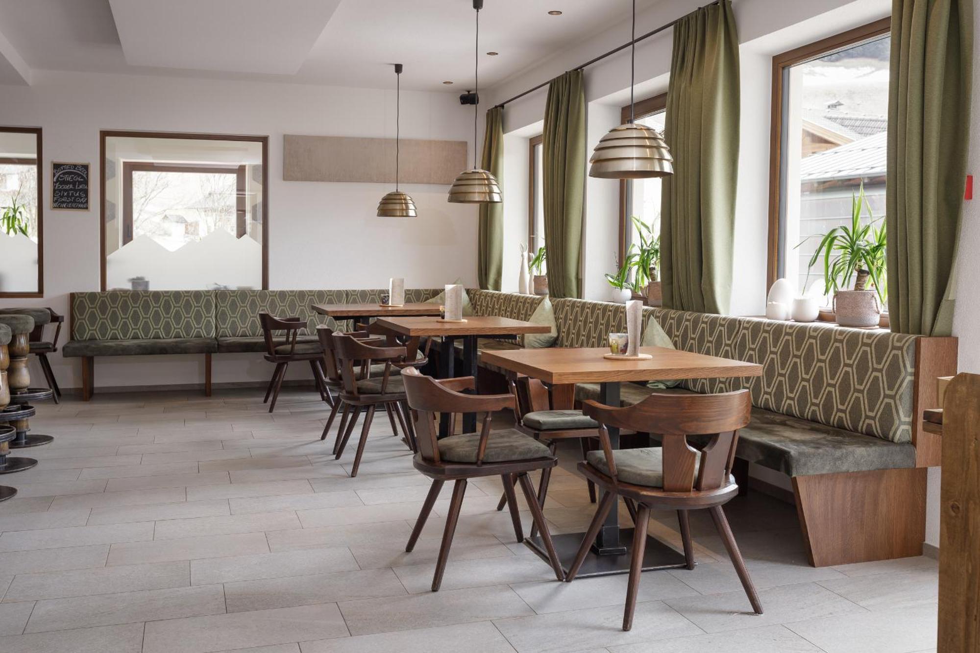 Hotel Bergland Cadipietra Ngoại thất bức ảnh
