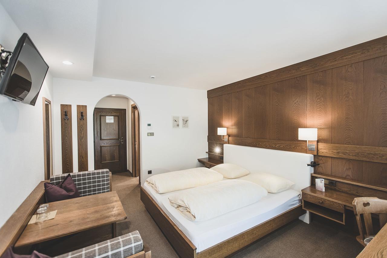 Hotel Bergland Cadipietra Ngoại thất bức ảnh